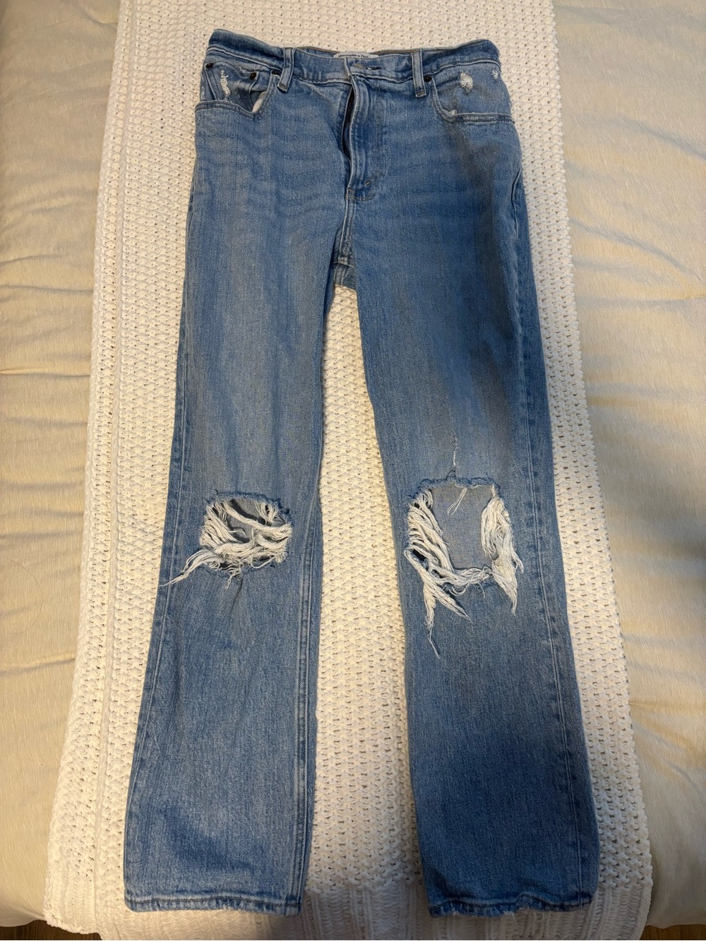 Abercrombie the 90s straight ultra high rise ripped jeans